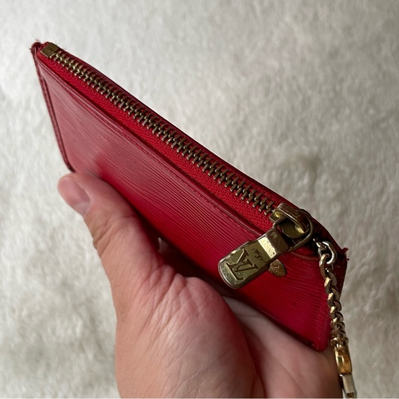 Louis Vuitton Red Epi Key Cles - Picture 14 of 16